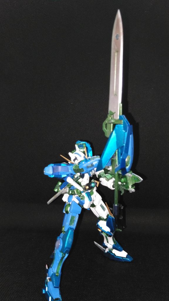 SP技ギミックとしてGNスピアーにGNシールドビットを取付、コンデンサの粒子を纏わせて一刀両断(できるとは言っていない)エフェクトパーツ無いと寂しいっスな･･･(ﾟωﾟ;)