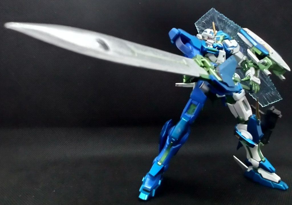 GNソード改めGNロングスピアー刀身先端に光輝くGN珠(笑)を取付。片手大剣は正直使い辛そうなので長柄を付けて槍若しくは両手剣へ変更。