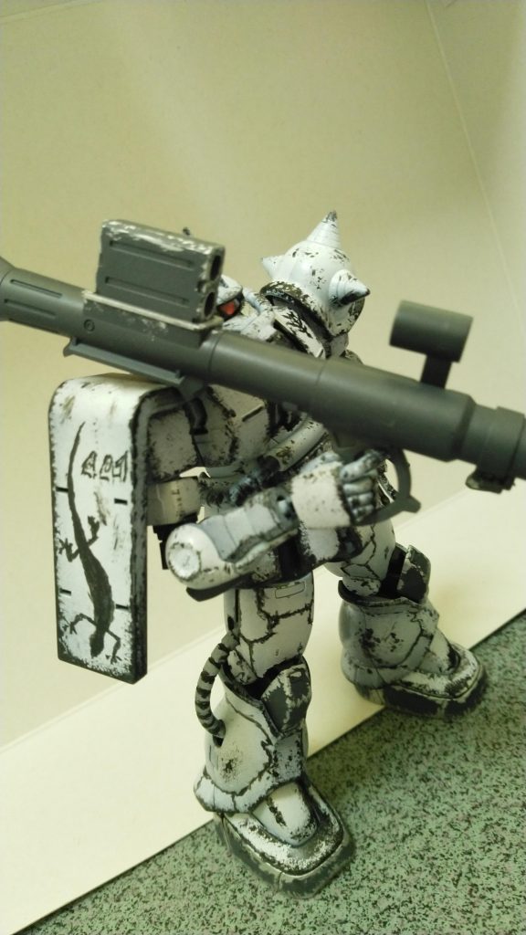 サイド(右側)
エルマー・スネルのマーク、トカゲと部隊番号