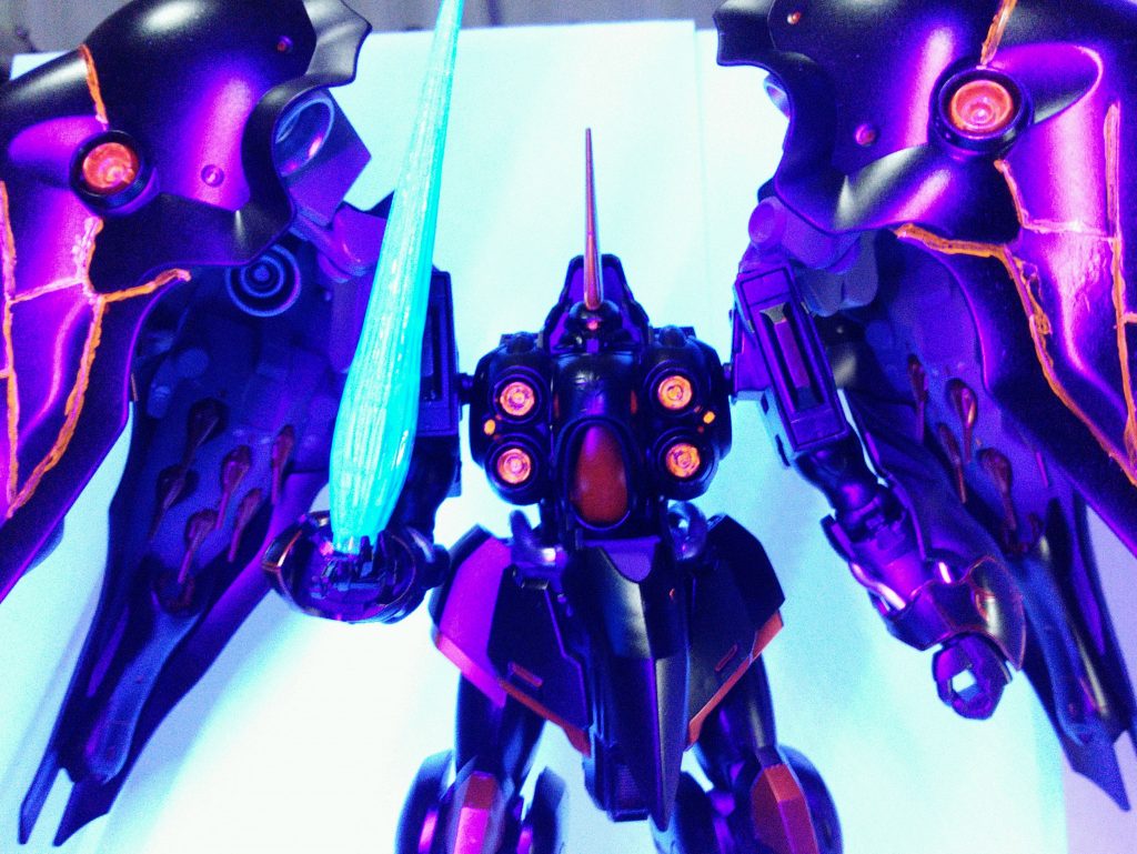 ディオスクリアのプラズマブレード抜刀シーン