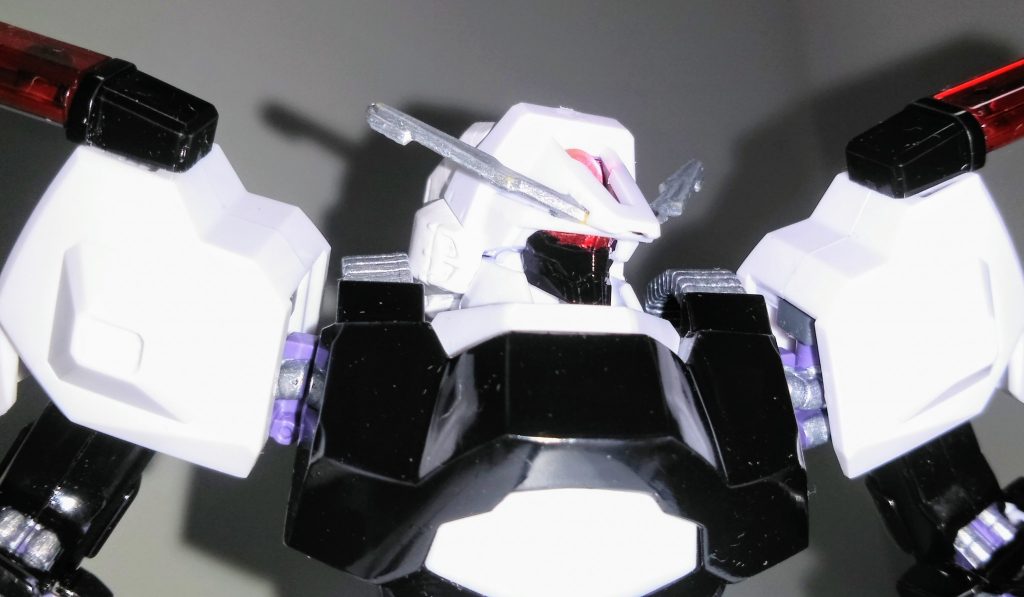 ドムの系譜の為か首が無いので、表情がほぼ付けれない