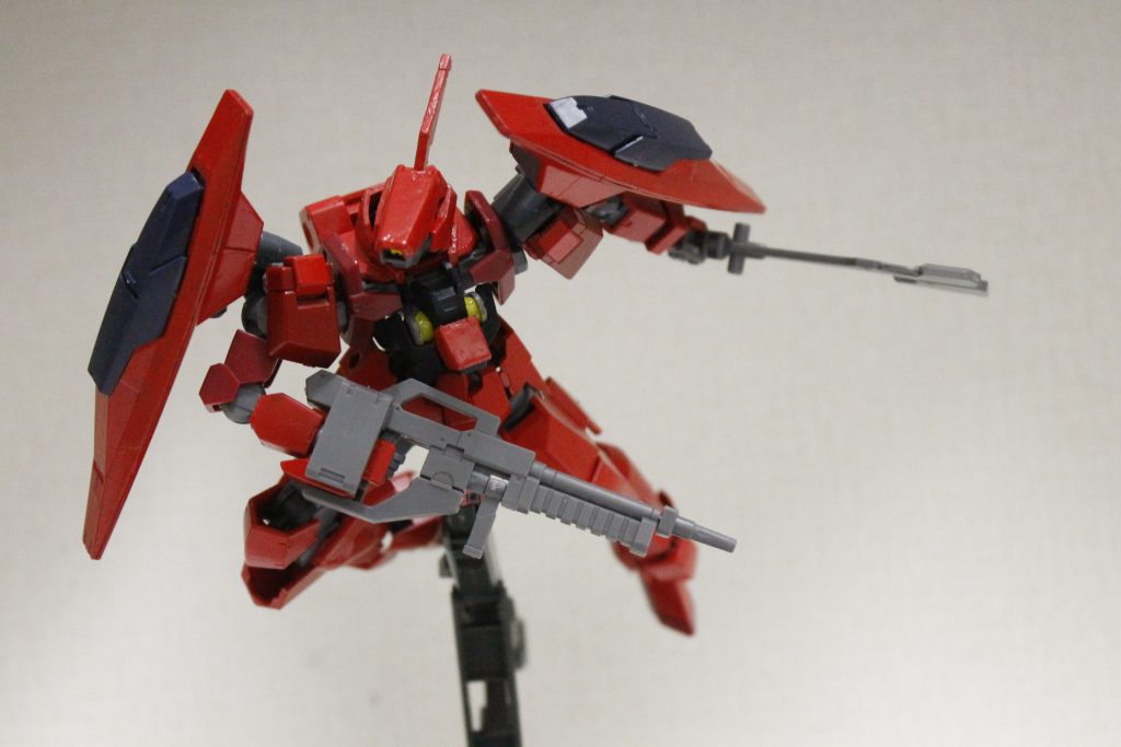 基本武装はグレイズと同じです。