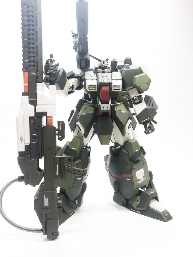 配線はWAVEのAスプリングを使用。背中のキャノン砲も同様です。細い線をあと2本程追加してもよかったかな。