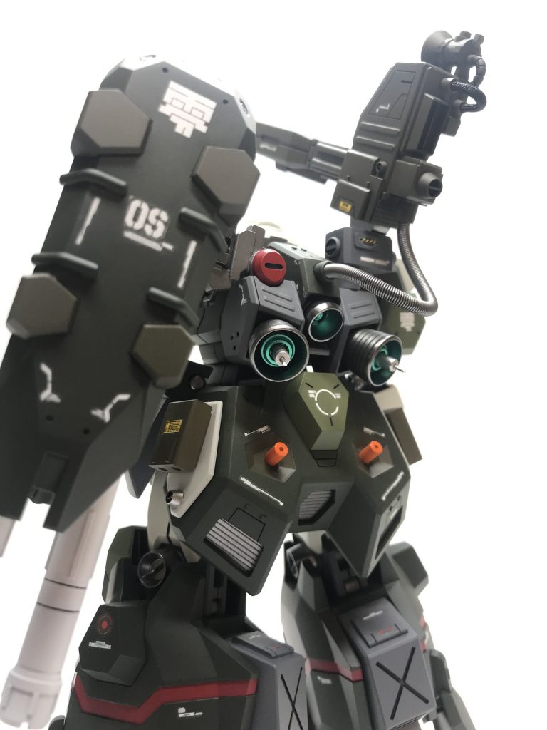 もっとメカメカしさを出したかったです。