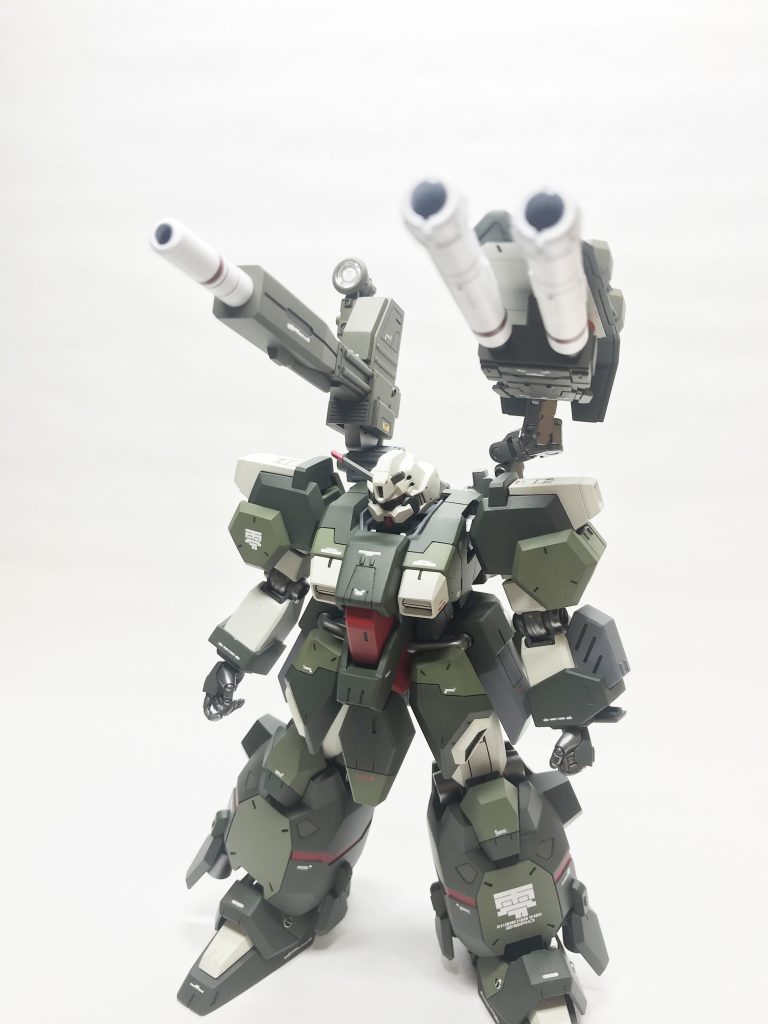 バックパックとシールドをつなげるジョイントは、コトブキヤのジョイントセットDに変更しました。