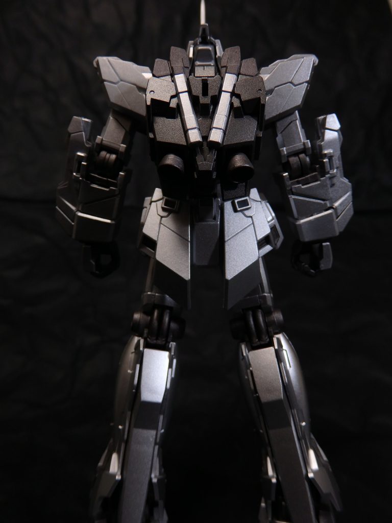 コンデジで撮影していたら、勝手に暗い写真が撮れました。カッコイイですね。自分でこんな風に撮れたら良いですね。 