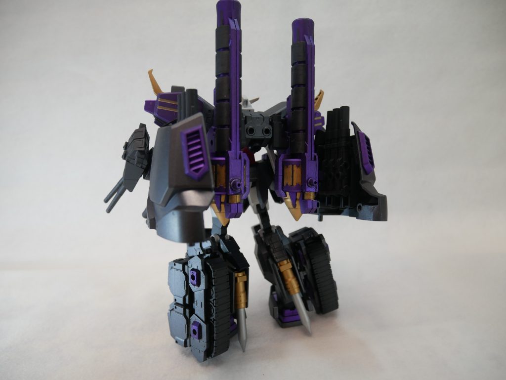 はい、換装しました「ノーザンガンダム」です。「北の~」を意味する「northern」から取りました。最後の1体はズバリ「重火力特化型」。火力と防御に特化させ、攻撃に耐えつつ敵を基地や艦隊ごと吹き飛ばす・・・みたいなのをイメージして制作しました。