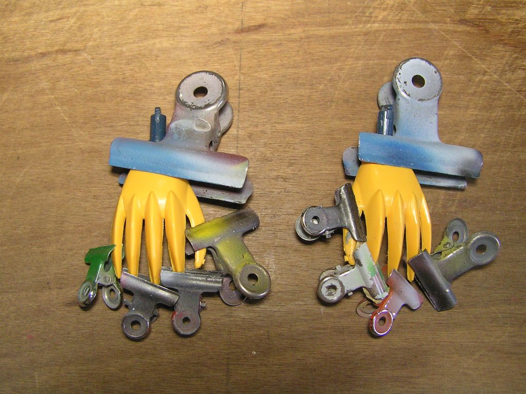 接着するだけで大騒ぎです。