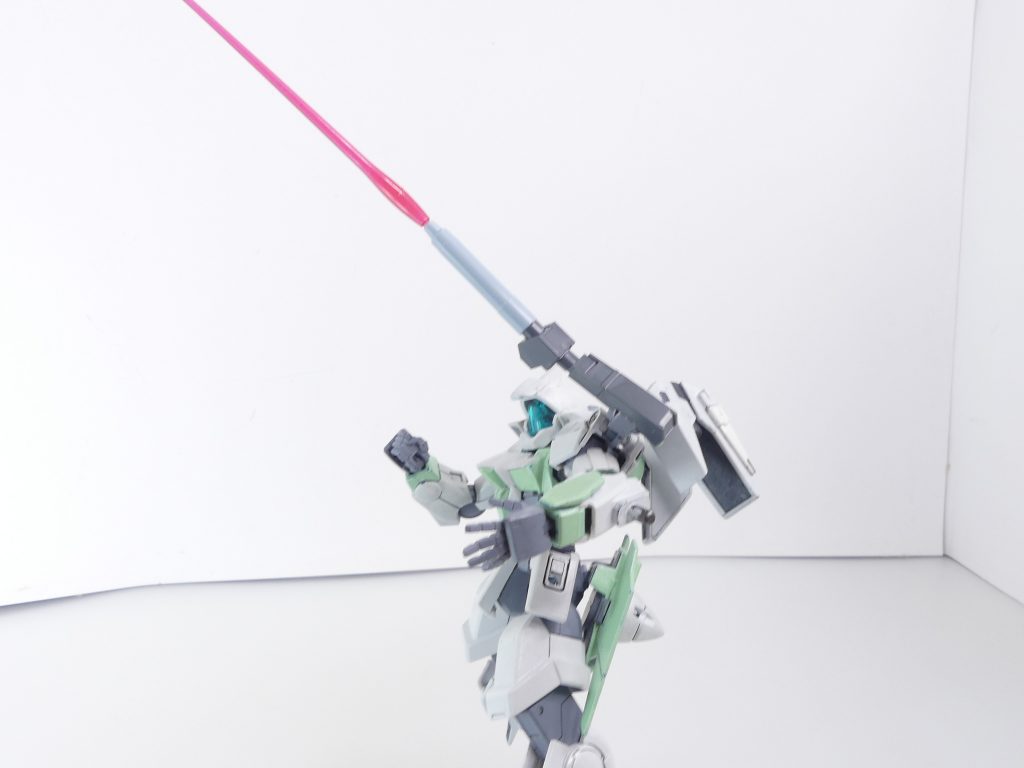 ビームキャノン：BWSのメイン武装。砲身を外せば大型ビームサーベルにもなる。先端にはSB-13などを接続可能。キャノンユニットは取り外し可能で３ミリ軸接続ですが、代わりに装備させるもののバリエーションは少なそう。