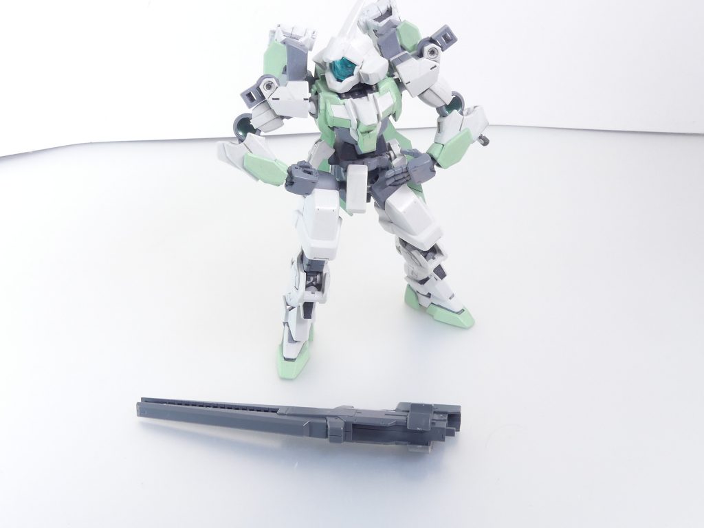 ハイビームライフル：ライトニングガンダムのビームライフルに合体させて強化。終盤では二本持ちでも使用された。残念ながらライトニング付属のライフル以外は対応しません。３ミリ穴などもありません。