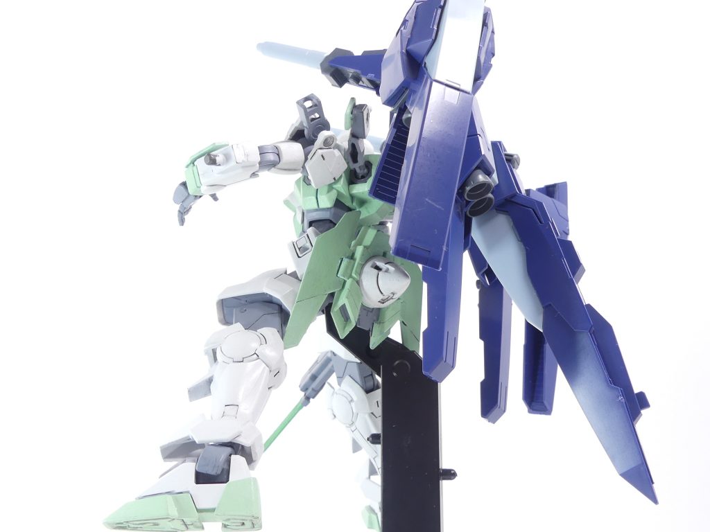 ライトニングガンダムフルバーニアン：BWSを取り替えたライトニングガンダムの機動性は、トランザムした機体に追いつくほど。出力面も大きく向上した。接続は一軸。単一方向だったMk－Iよりは楽になりました。合体用軸が可動します。それにしても･･･個人的には「ビルドシリーズ万能の切り札」であるトランザムを通常機動で破った貴重な機体でもあったりして。なお、合体の際にはキャノン部分を曲げる必要があります。自分のものは危うく壊しかけました。クリアランスが足りないのかな。