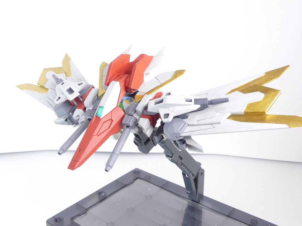 コアブースター【BEYOND】：バックパックから分離した戦闘機。単独でも戦闘可能な火力を持つ。その正体は･･･ユーラヴェン本体とはプラネッツ穴でジョイントされます。ここまででちら見せしているとは思っていますが一応･･･