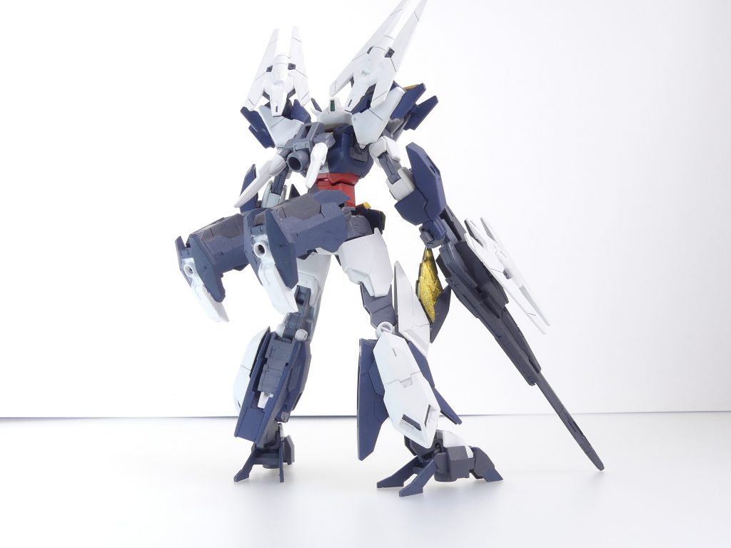 後ろから。コアフライヤーパーツはコアブースター【BEYOND】で使用。ビームシュートライフルの横装甲はグランドクロスバスターに使用。