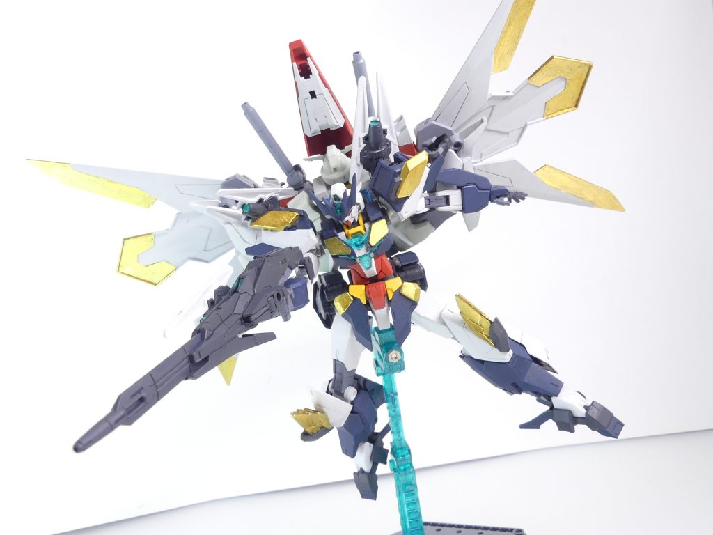 武装：ビームシュートライフルU７はもとより、コアブースター側のビームキャノンやミサイルランチャー、マニファービット等も使用可能。背中のコアフライヤーのカメラ部には、GBN管理サイドの助力で設置されたデュートリオンビーム受光部を持つ。これにより、通常では活動限界のあるGBN内のガンプラを理論上無限に活動させることが可能。