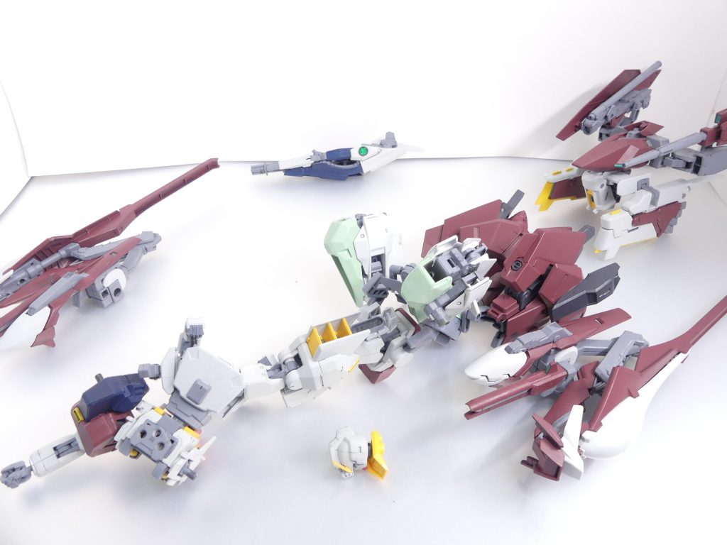 ･･･そして、マテウスは大破した。フィードバックの強化された現実でも･･･そこまで言っておいて筆者です。最初にお知らせをいくつか。金色トライエイジ（トライエイジガンダム【ゴールドコーティング】）が当たりました。準備を間違えていなければやってくるはずです。非常に嬉しい･･･のですが、発送は、うん･･･通常トライエイジガンダムとほぼ同時期の予定です。元機体？ガンダムTRYAGEマグナムは昨今のガンプラ需要が物凄いので既に確保しているのですが、恒例のランナー比較などもやりたい欲があり本シリーズでレビューはありません。ご了承ください。はたしてキットとしてはTRYAGEマグナム仕様なのかトライエイジガンダム仕様なのか。到着をお待ちください。２つ目。「ラストミッション」は次回で終了し、あとは「エピローグ」が４改くらい続くんじゃないかな。ここでアルザス・リースリングの物語としての「GBNW」は終了します。今後投稿予定のはずの新シリーズ。武装キットについては引き続きアルザスが担当することになりますが、小説パートは別のダイバー達が担当することになるでしょう。･･･まだ完全には決まっていないのとエルドラウィンダムが来て欲しいのと･･･ 