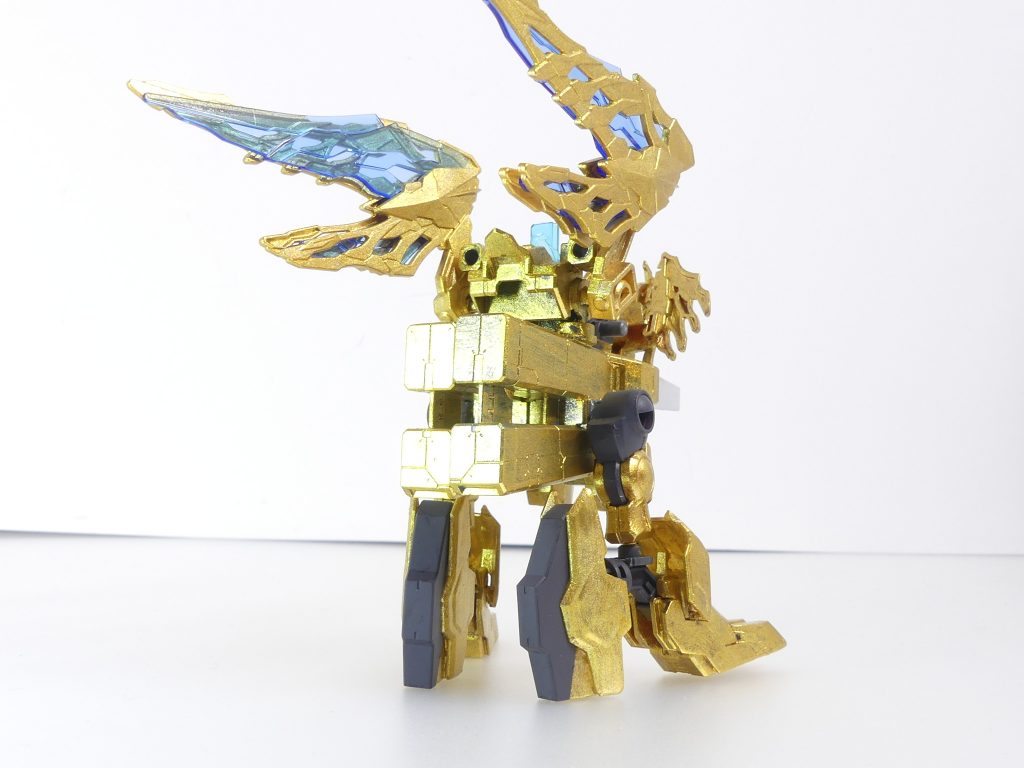 1/400ビグウィグのスラスターユニットを基点に創傑フリーダムのバックパック、ヴァルキランダーの脚部やバルバトスルプスレクスの足首などで構成。頭部は炎皇張飛の腰アーマーなどなど。 