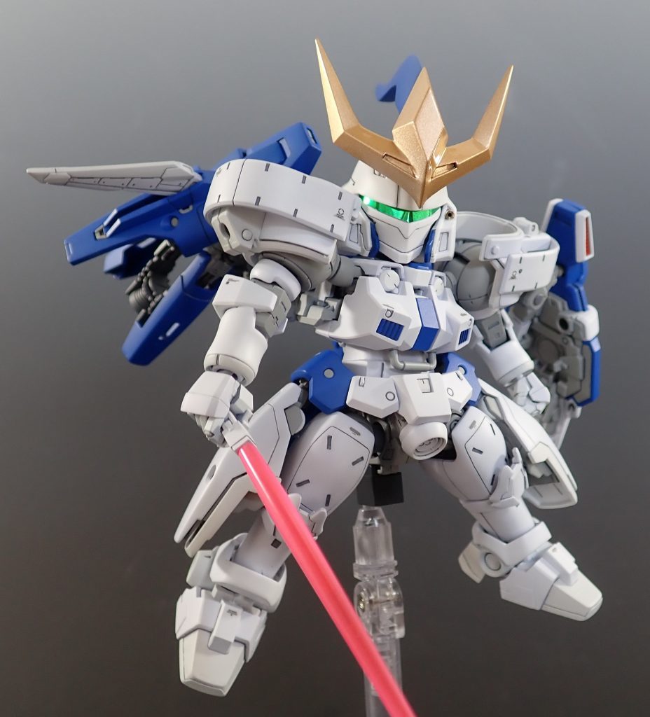 ビーム刃は昔の標準的なHGのものを。やや短いのでSDにはお似合いです。