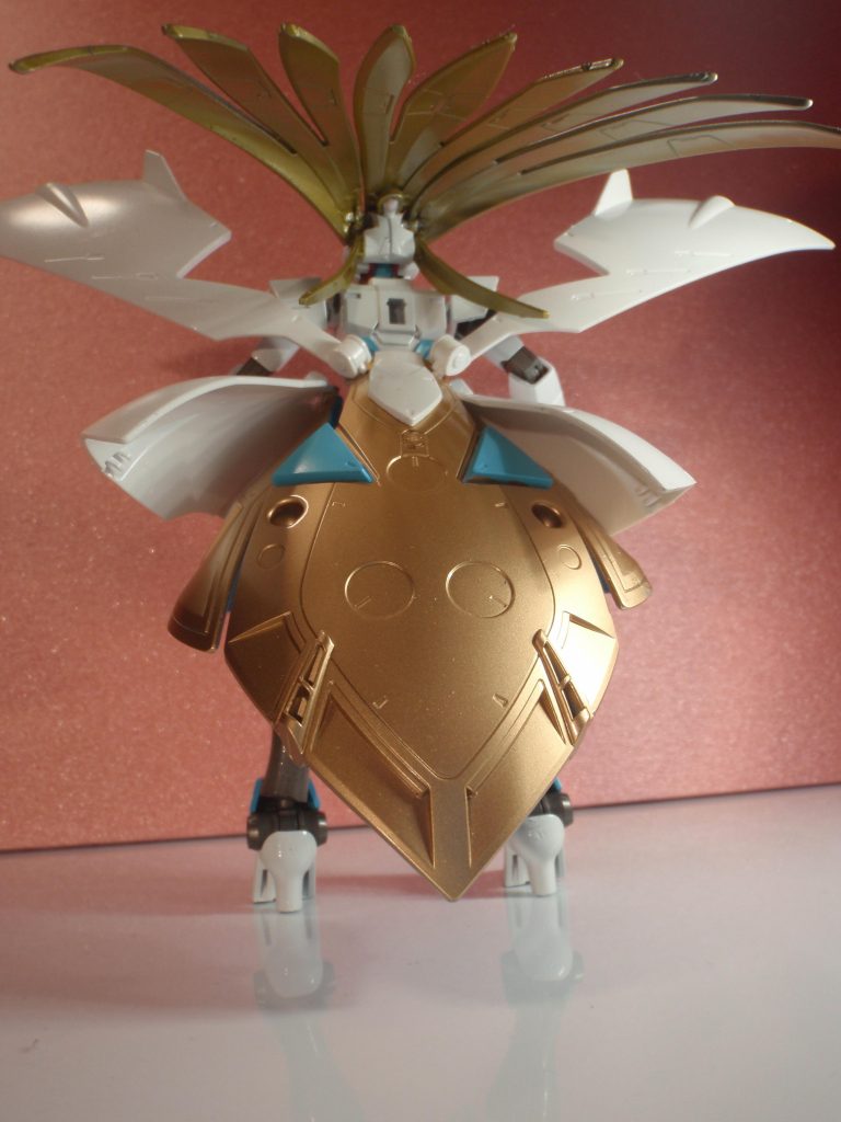 スカート:胸のクリアパーツと併せてサテライトシステムのイメージでゴールドに塗装