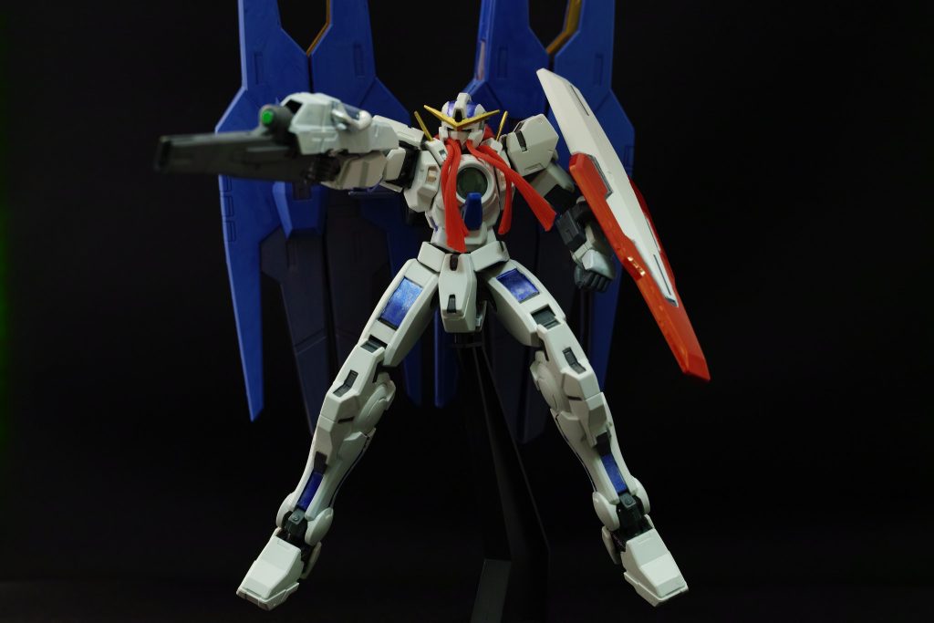 バインダーを左右、背面、上部に稼働させ、素早い姿勢制御を行う。バランス制御の稼働データはラファエルの開発にも応用された。