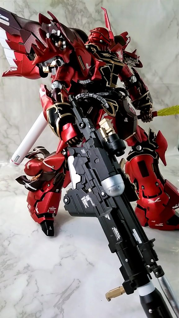 本体にはガイアのプレミアムパールレッドを使いました。