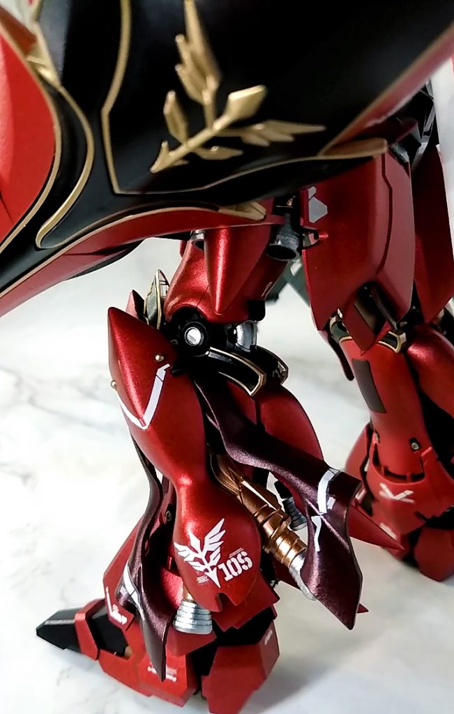 ハンドパーツやバーニアの内側の金属色にはガイアのパールカッパーを使いました。ちょっと高値ですけどなかなかの輝きです。