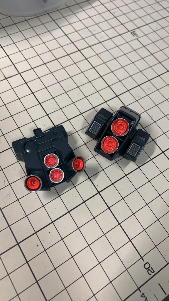 バックパックは選択式に・・・足りないバーニアはジャンクパーツ使用