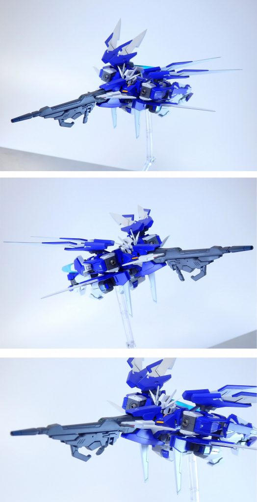 G-STRIDER FORMAGE-Ⅱ ルミナスがストライダー形態へと変形した姿です。通常のAGE-2のものより航行速度が上昇、機首となっているドッズバスターライフルでの攻撃も強力でより攻撃に特化した形態へと進化したものという設定。ストライダー形態用に首パーツを交換し肩部のビームバルカン用のディテールアップパーツを取り付けます。