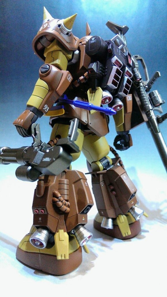 改修箇所頭部:ブレードアンテナ位置変更、ブレードアンテナ薄く加工、スジ彫り、カメラ市販パーツに変更胸部:スジ彫り、プラ材ディテール追加腰部:スジ彫り、プラ材ディテール追加、股関節1.5mm延長腕部:下碗後ハメ、右肩ディテール追加、肘に市販パーツ、各スジ彫り、市販パーツにて手首カバー、シールドにプラ材にてディテール追加、スパイクアーマー市販パーツにて二重化、合わせ目消し、ウェポンラッチ磁石接続に変更脚部:各スジ彫り、小バーニア市販パーツにて別パーツ化、大バーニア市販パーツにて二重化、合わせ目消し、膝肉抜き穴パテ埋め武器:ガトリング追加、各センサー市販パーツにてクリア化、各肉抜き穴パテ埋め塗装 クレオス(C) ガイアノーツ(G)自作ベースグレー→各色→Exフラットクリアー茶濃:レッドブラウン(C)+ブラウン(C)茶薄:レッドブラウン(C)+ブラウン(C)+ダークイエロー(C)黄:ダークイエロー(C)黒1:Exブラック(G)黒2:レッドブラウン(C)+ブラウン(C)+Exブラック(G)灰濃:ミッドナイトブルー(C)灰薄:自作ベースグレー紫:パープルヴァイオレット(G)+Exホワイト(G)橙:Exホワイト(G)→橙黄色(G)+蛍光イエロー(C)黒鉄:スターブライトシルバー(G)+Exブラック銀1:スターブライトシルバー(G)銀2:ブライトシルバー(G)赤:GX メタルレッド(G)クリアパーツ:水性トップコート(C)デカール付属シール、ガンダムデカール、NC デカール、頂き物