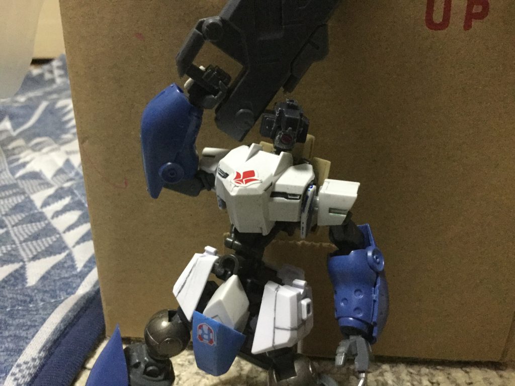 第一装備、ビームレールガン
コトブキヤです。