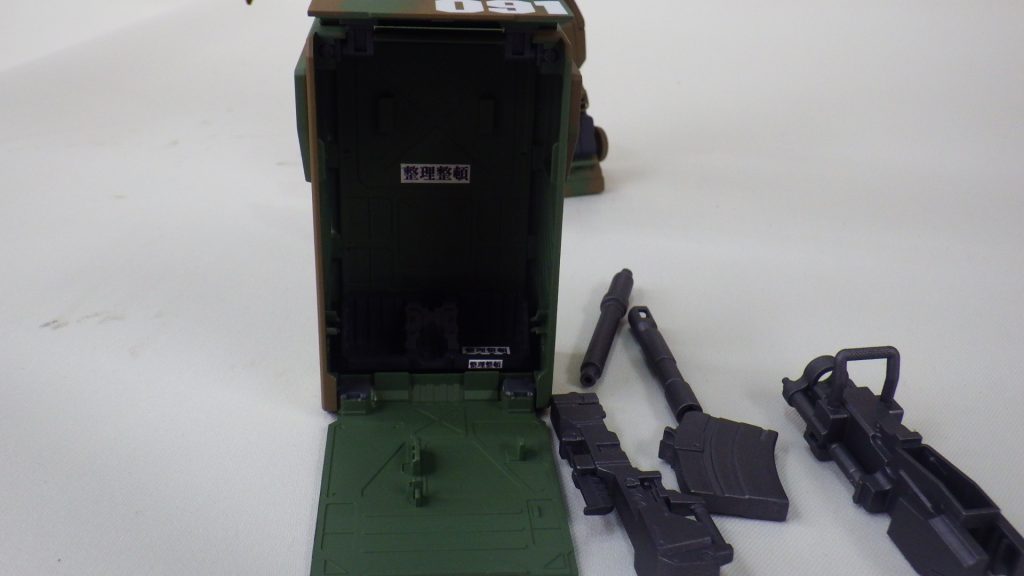 自衛隊に見学に行ったら結構見かけた「整理整頓」。兵器であってもコレ。日本人らしいなぁと思っての採用。最後までご覧頂きありがとうございました。