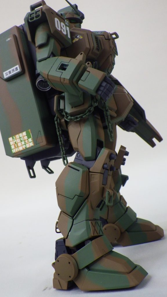 10式戦車を参考とした。