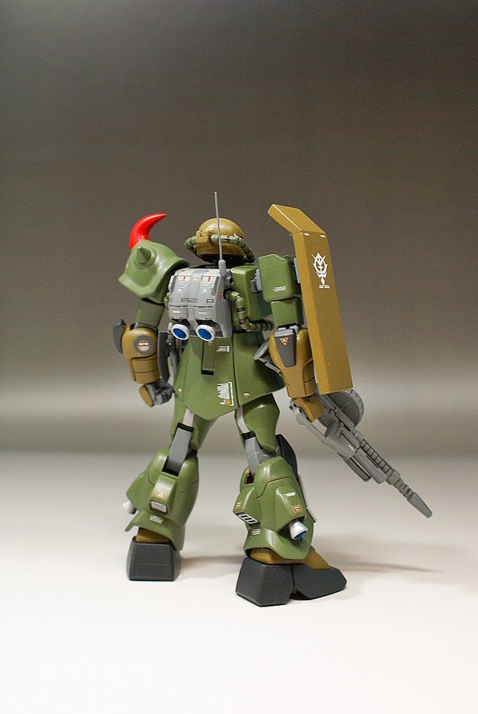 バックパックのアンテナは真鍮線を使用。基部はプラ棒です。