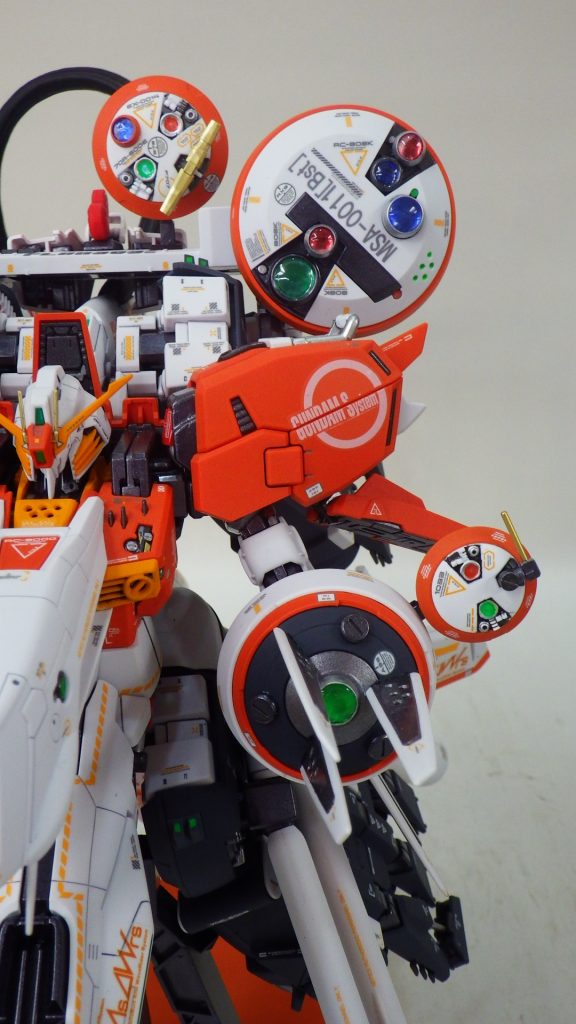 全体にレドーム追加。デカール貼りまくり。