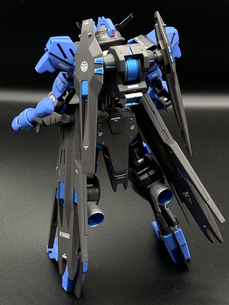 ダークチャコールの成形色とメタブルーのマッチングが個人的にかなりGood!