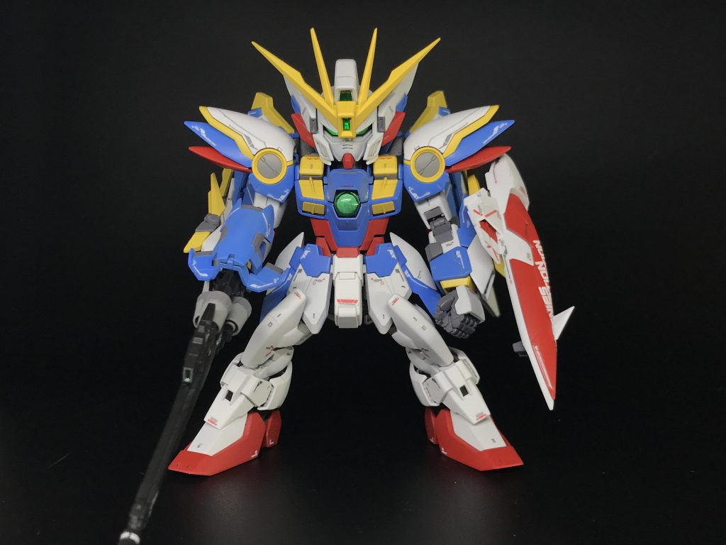 肩や腰、脚にはRGのディテールを意識しスジ掘りなどにて情報量を増やしています。デカール類はRG付属のものをメインに一部MG付属のドライデカールを使用しました。