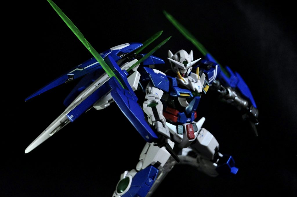 GNバトルソードもちろん武装はGNシールドにマウント出来ますし取り外して手に持たせることもできます。