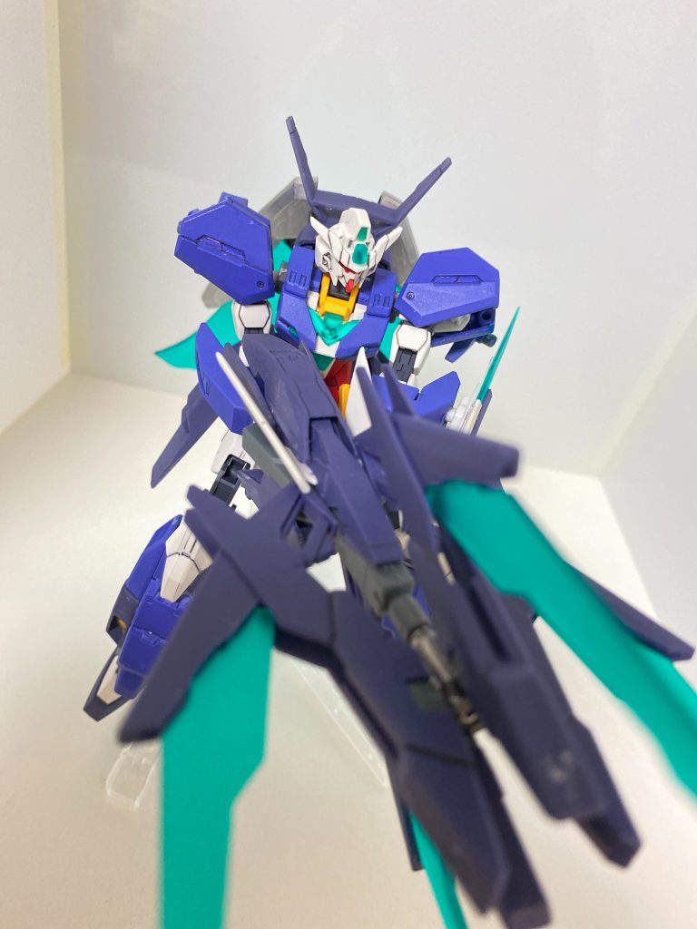 今回、トライエイジアーマーを作ろうと思った理由の一つでもあるバスターライフルに装着したファンネルを開いてエネルギーを完全解放して放つEX:バスターコレをやりたくて作ったようなもんです笑クジョウ・キョウヤのビルドダイバーズの中でEXカリバーをやってたのを観て、切るじゃなく撃つほうでやろうと笑