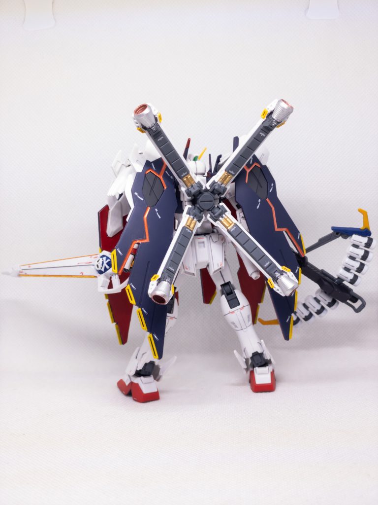 リアビュー。差し色でフレキシブルスラスター基部にゴールドを。