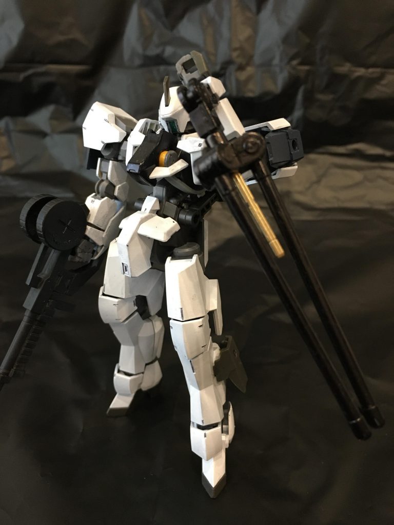 リアクター稼働阻害アンテナ本機のアーマーパージ後にのみ使用可能な特殊兵装。ごく限られた範囲ではあるものの、自機以外のエアハブリアクターの稼働を阻害し、敵機を機能不全に陥れる。しかし、本装備は自機のリアクターへの負担が非常に大きい為、使用時間も短く連続使用も出来ない。アーマー装備時に本装備が使用出来ない理由は、他の装備へリアクター出力を割かれてしまう為に他ならない。