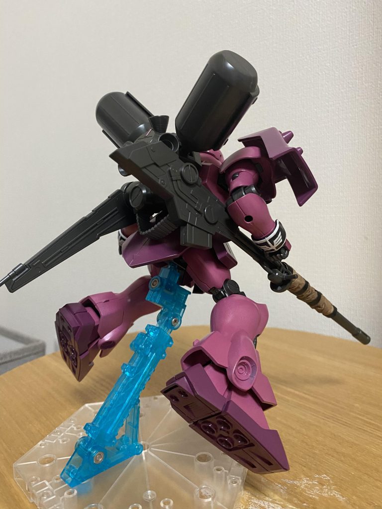 調色レシピです。薄紫は、赤50% ピンク34% 紫16%濃紫は、赤40% 紫40% ピンク20%です。数字が細かいのは0.1mlのサジを基本に1滴（0.05ml計算）で調色した結果に依りますm(_ _)m※ギラズールの説明書通りにやってみても上手く行かず(T_T)独自配合です。