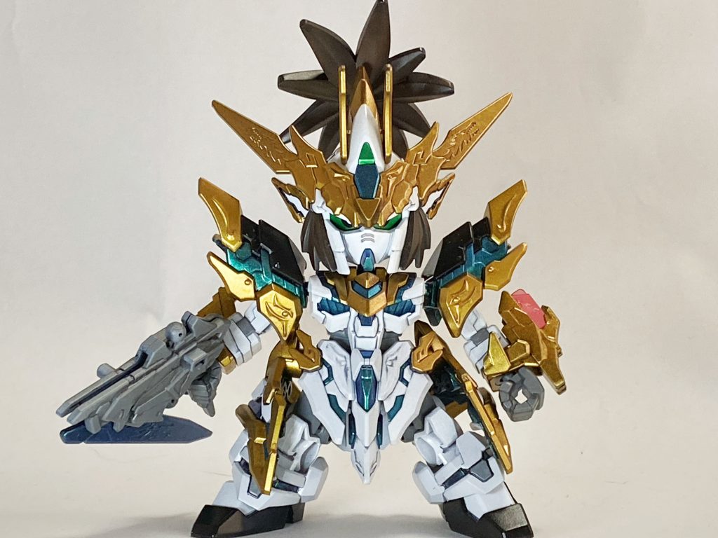 サイコフレーム的な所をMr.クリスタルカラーのターコイズグリーン(下地ブラック)、髪の毛はレッドブラウン、後はホワイト、ニュートラルグレー、ブラック、ゴールド(下地ブラック)で塗装、ドラゴンメモリは無塗装。