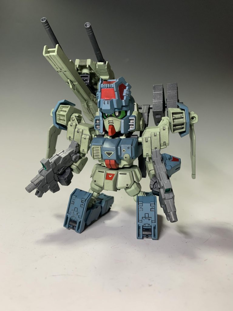 クロスシルエット陸戦型ガンダムを三段変形可能に改造してみました。30mmやコトブキヤ のパーツを使用しています。