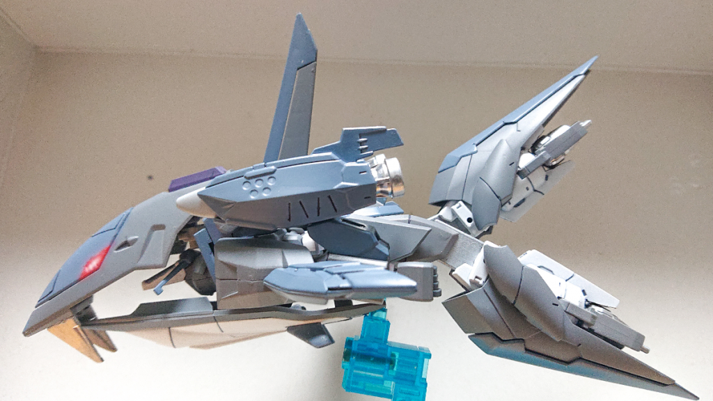 MA形態になると頭部にある「ピストリークスアーマーシュナイダー」が使用可能となる。瞬く間に距離を詰め敵潜水艇に喰らいつき、そのまま深淵に沈める。