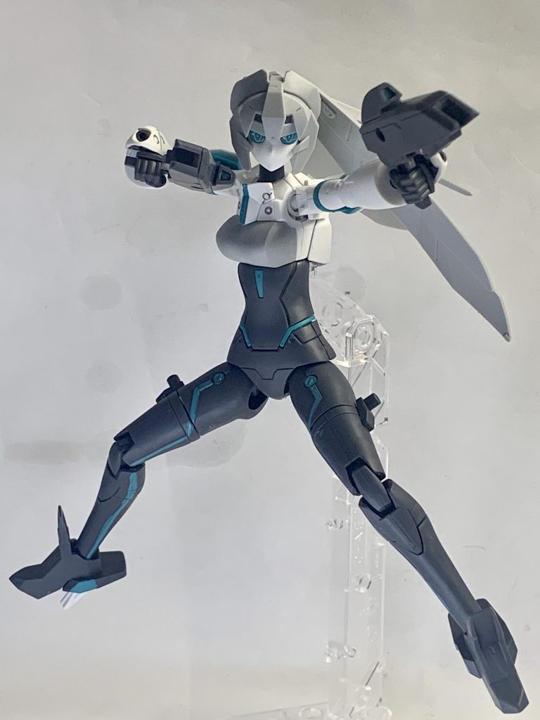 二丁拳銃スタイル基本的にウォドムポッドに乗るから武装がシンプルなんですよねーMSではまずないハイヒールぽい足も新鮮です!