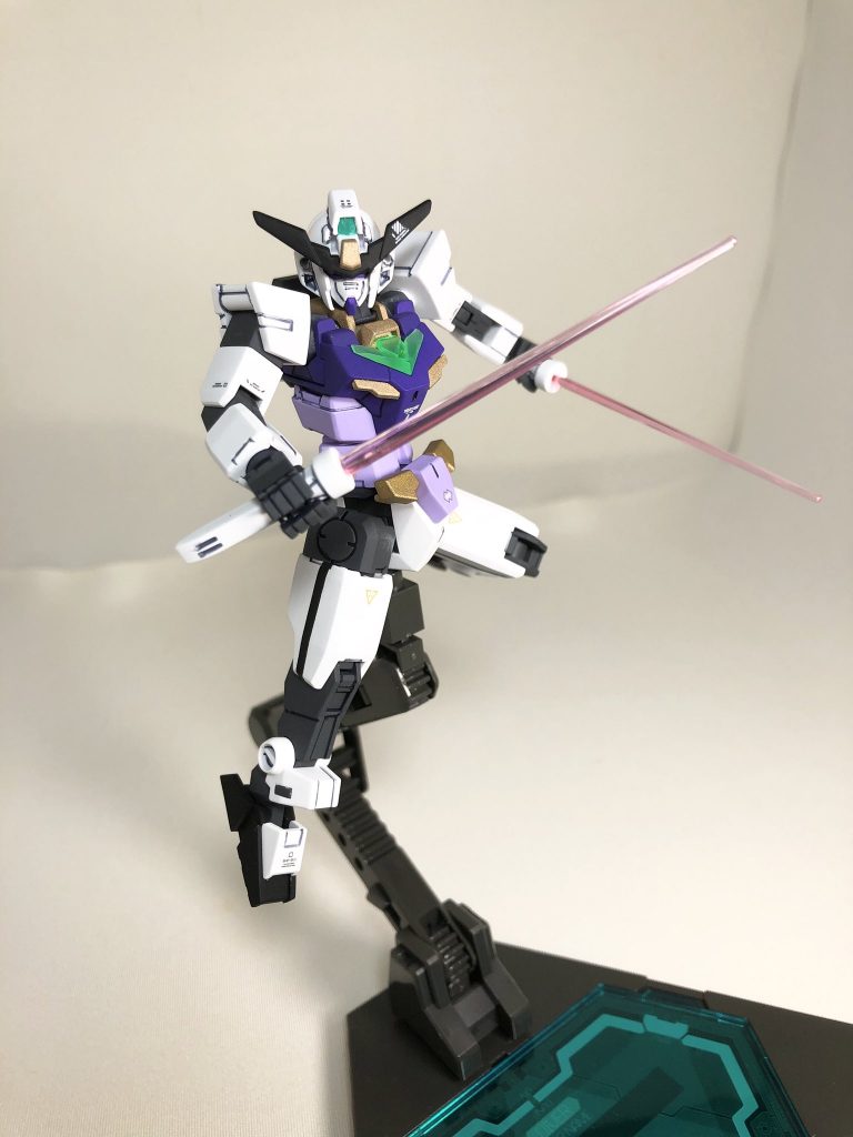 また、制作を手伝ったプロデューサーのお茶目心により、戦闘サポートAIとしてSガンダムに搭載されていたALICEシステムが組み込まれている。ありすがピンチに陥った時には自動的にALICEが作動し、機体を制御して戦ったり戦場から離脱してくれる。このシステムが搭載されていることをアピールするためか、機体胴部にはデカールによりデカデカと「ALICE」と刻印されている。