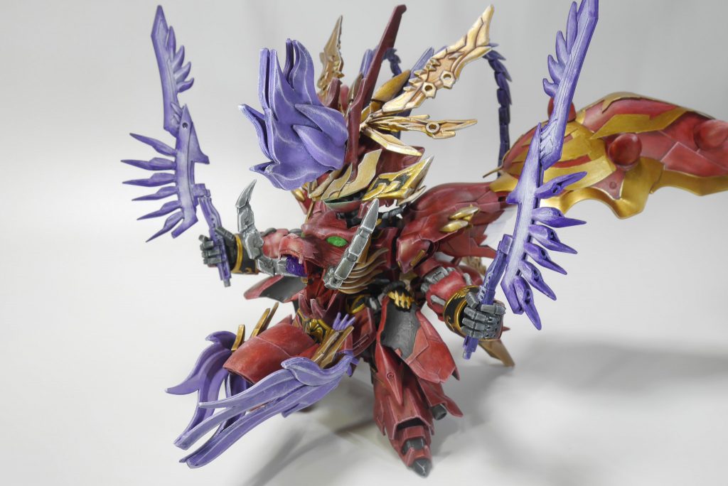 ・初のミキシング+スクラッチどうしても大きくするとなると頭部や武器のスクラッチが課題でした。なかなか思うように形にならず何度も何度も挑戦し、やっと少しだけ表現したい形に近づいたのかな・・という段階です。もっともっと技術をあげて表現力に磨きをかけるのは今後の課題です。