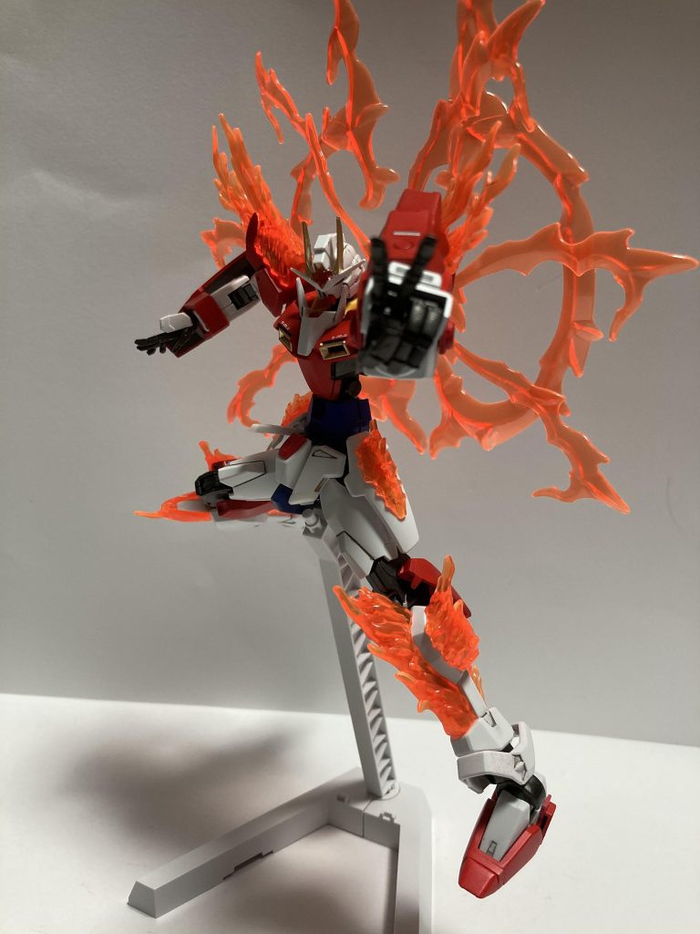 左手は全可動指をつかっているのでピースなんかも!