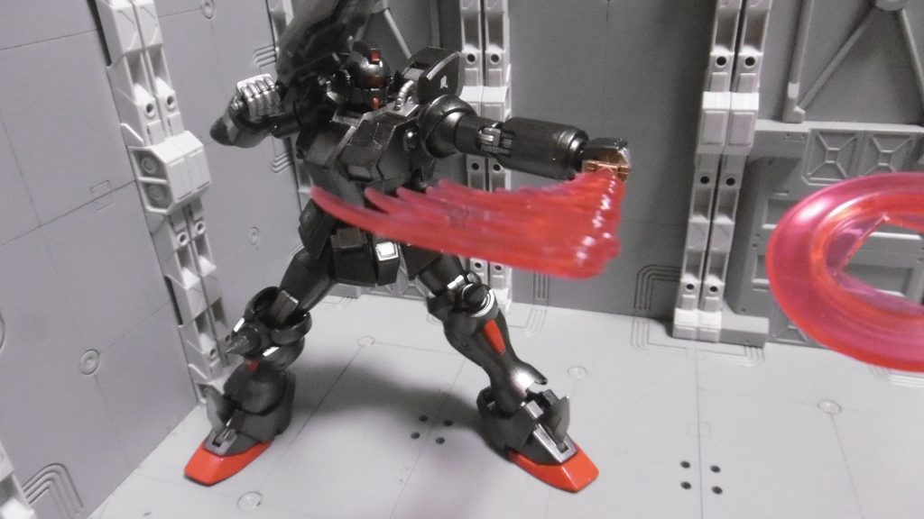 水平斬(なぎ払い)や、