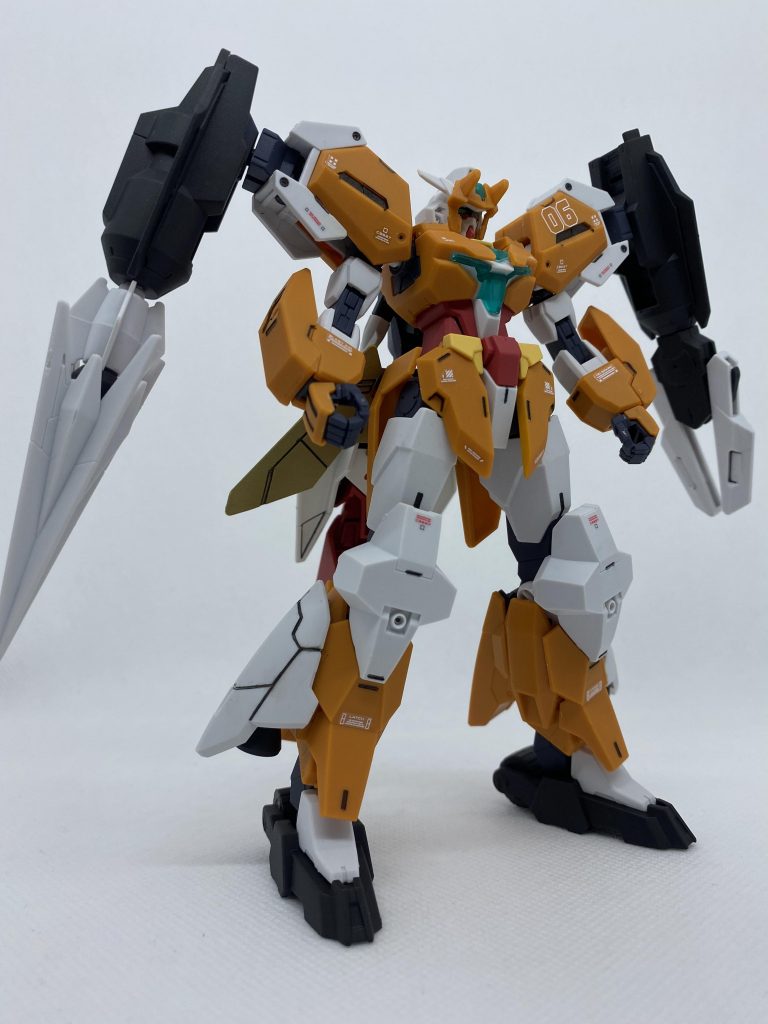 横から。このキット重心が後ろに行きすぎて、立ち姿だけでも取らせるのに一苦労(^◇^;)スタンド必須かと…