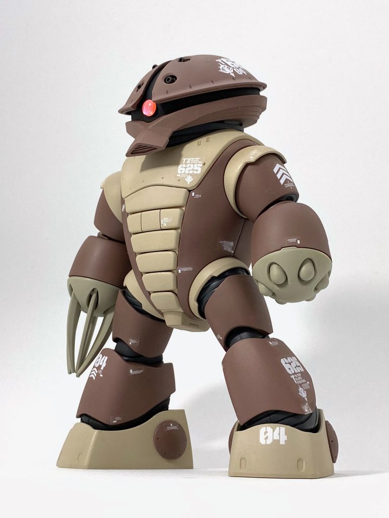 とてもいいキットでした。シンプルな形状ながら計算された緊張感あるフォルムはどこからどう見てもアッガイで、コロコロとかわいくも不気味なカッコよさがある。大好きです。 